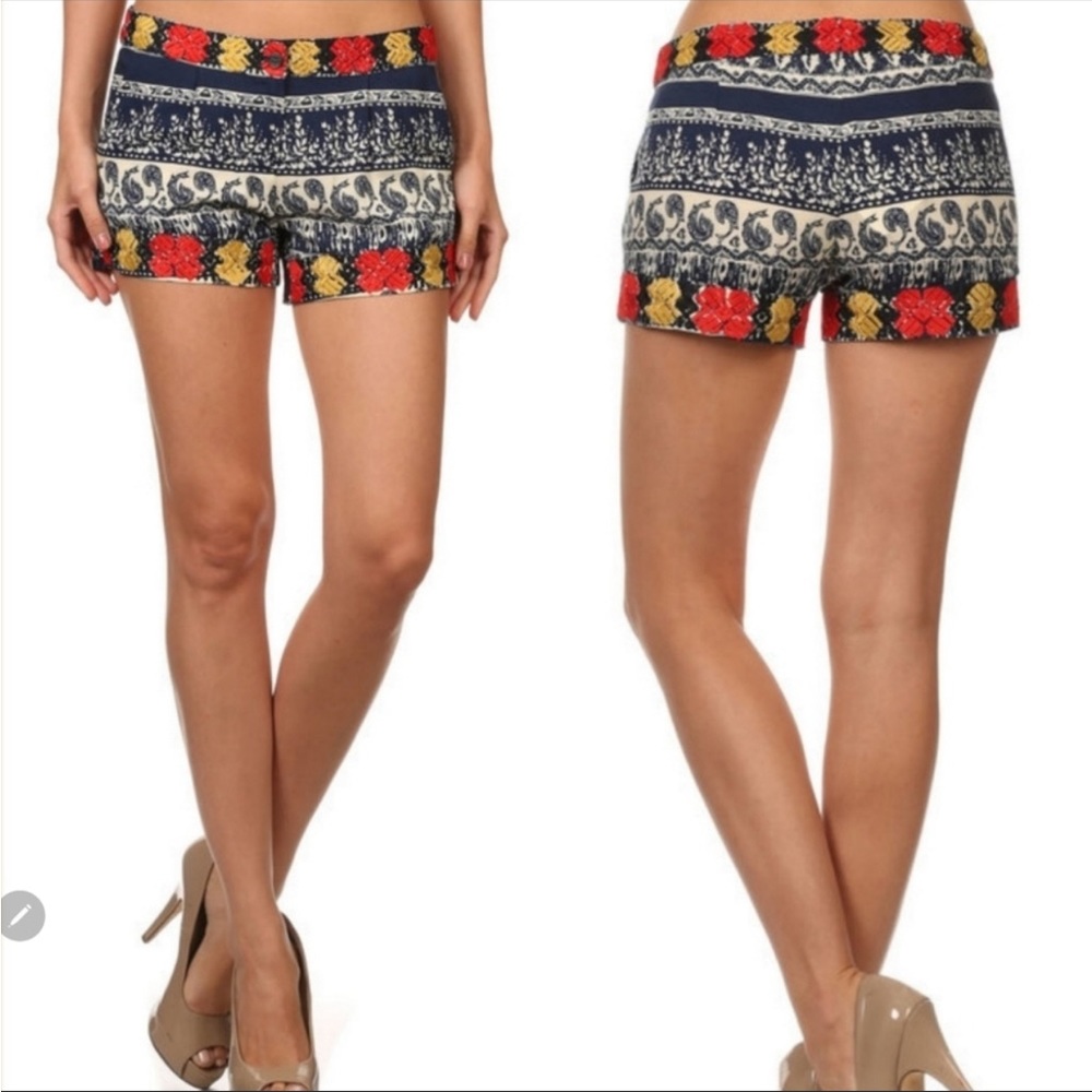 Multi Colored Printed Shorts. Size Medium
